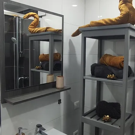 Traumblick Mit Pool Apartamento